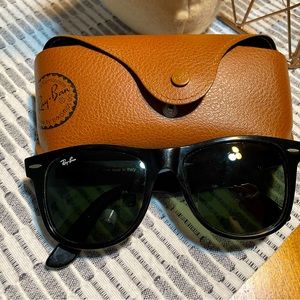 ORIGINAL WAYFARER CLASSIC- polarized lenses WITH CASE